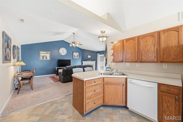 5 Quiet Meadow Court, St Peters, MO 63376