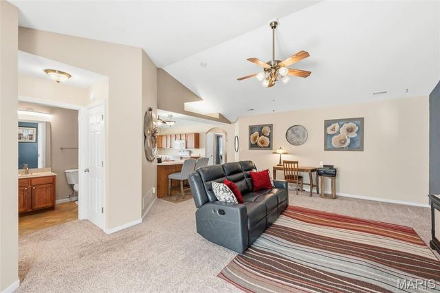 5 Quiet Meadow Court, St Peters, MO 63376