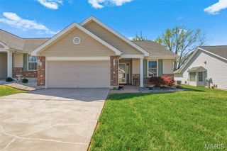 5 Quiet Meadow Court, St Peters, MO 63376