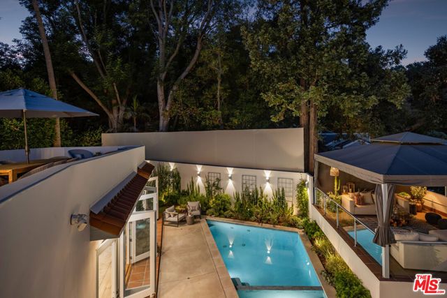 8701 Wonderland Park Avenue, Los Angeles, CA 90046