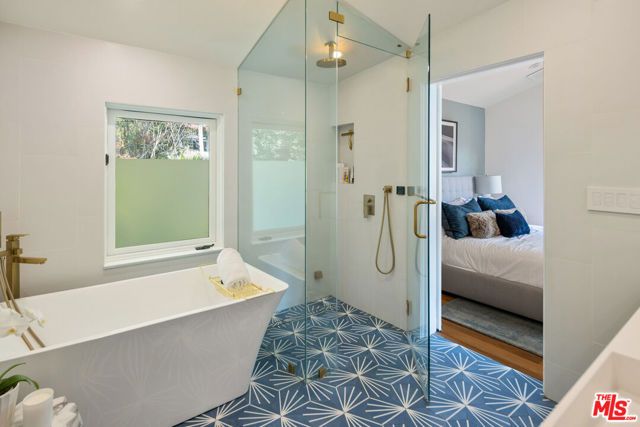 8701 Wonderland Park Avenue, Los Angeles, CA 90046