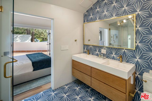 8701 Wonderland Park Avenue, Los Angeles, CA 90046