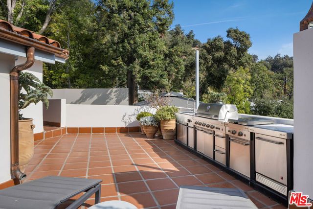 8701 Wonderland Park Avenue, Los Angeles, CA 90046