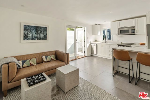 8701 Wonderland Park Avenue, Los Angeles, CA 90046