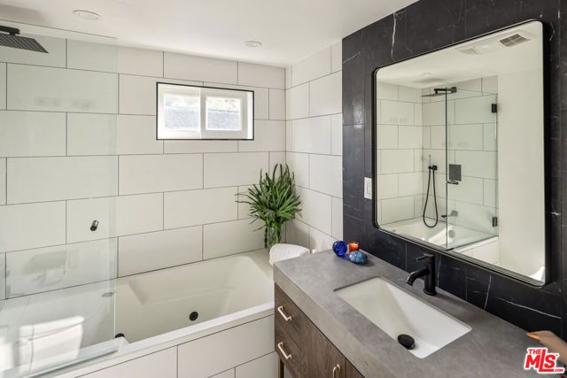 8701 Wonderland Park Avenue, Los Angeles, CA 90046