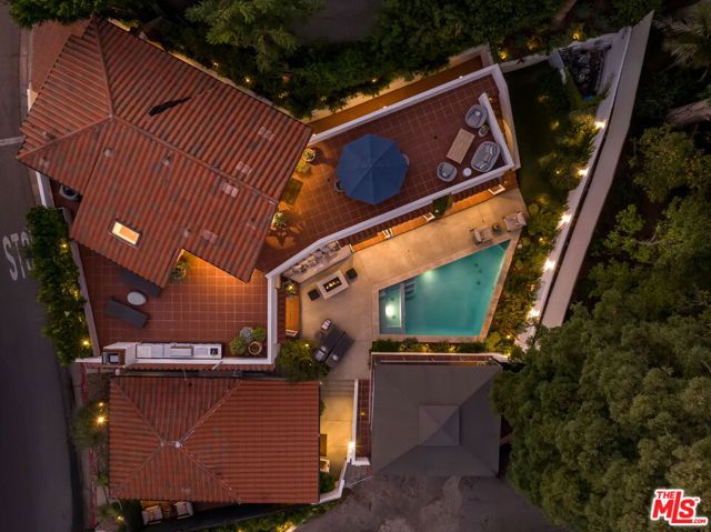 8701 Wonderland Park Avenue, Los Angeles, CA 90046