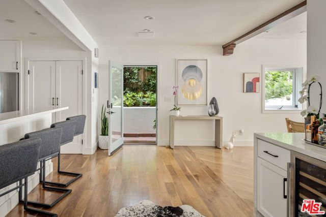 8701 Wonderland Park Avenue, Los Angeles, CA 90046