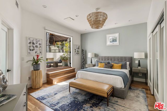 8701 Wonderland Park Avenue, Los Angeles, CA 90046