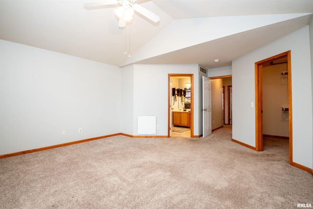 1640 W GENEVA Road, Peoria, IL 61615