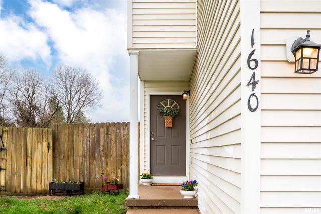 1640 W GENEVA Road, Peoria, IL 61615