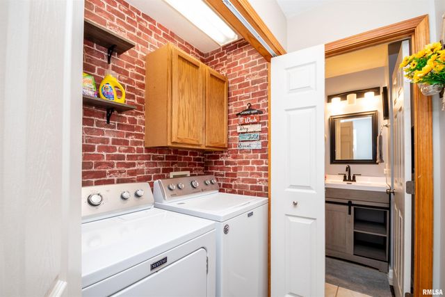 1640 W GENEVA Road, Peoria, IL 61615