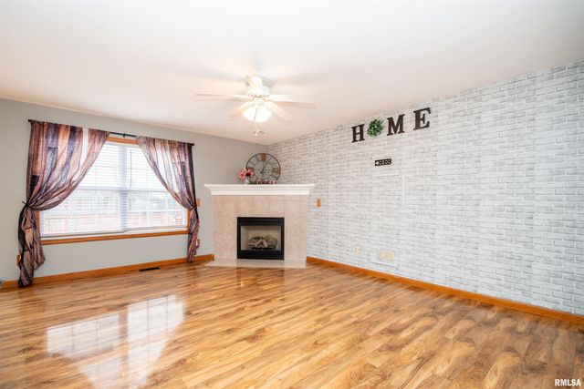 1640 W GENEVA Road, Peoria, IL 61615