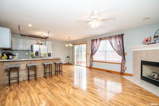 1640 W GENEVA Road, Peoria, IL 61615