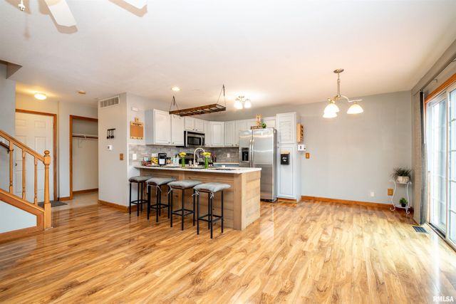 1640 W GENEVA Road, Peoria, IL 61615