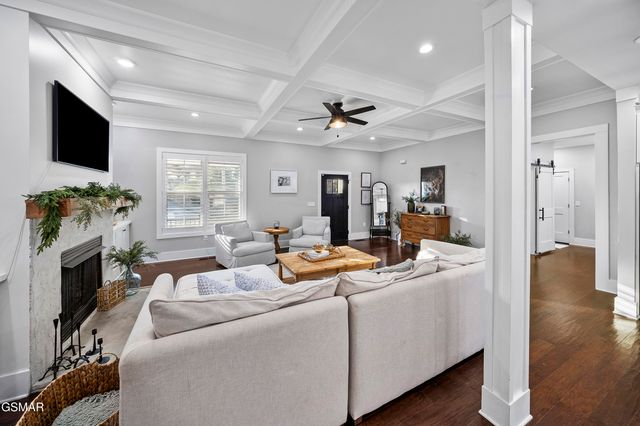 1235 Foxwood Drive, Sevierville, TN 37862