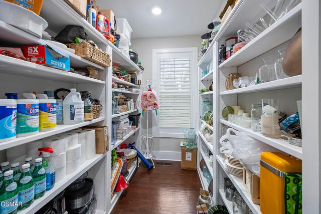 1235 Foxwood Drive, Sevierville, TN 37862