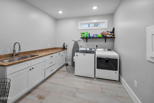 1235 Foxwood Drive, Sevierville, TN 37862