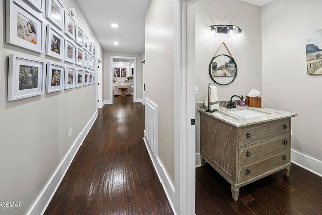 1235 Foxwood Drive, Sevierville, TN 37862