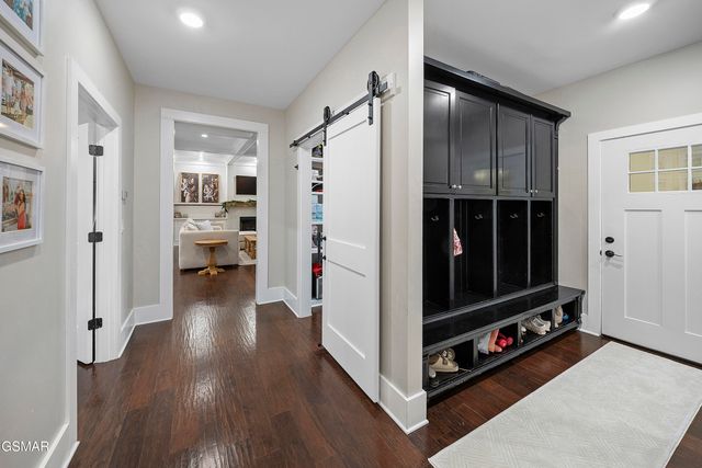 1235 Foxwood Drive, Sevierville, TN 37862