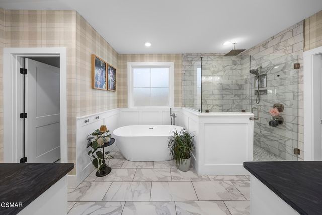 1235 Foxwood Drive, Sevierville, TN 37862