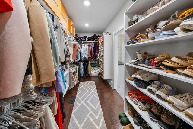 1235 Foxwood Drive, Sevierville, TN 37862