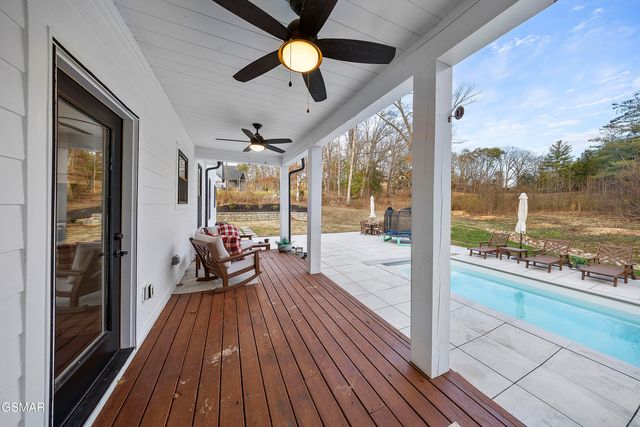 1235 Foxwood Drive, Sevierville, TN 37862