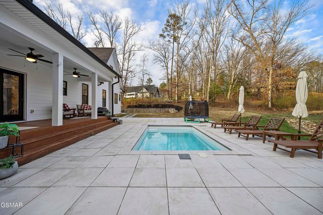 1235 Foxwood Drive, Sevierville, TN 37862