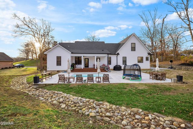 1235 Foxwood Drive, Sevierville, TN 37862