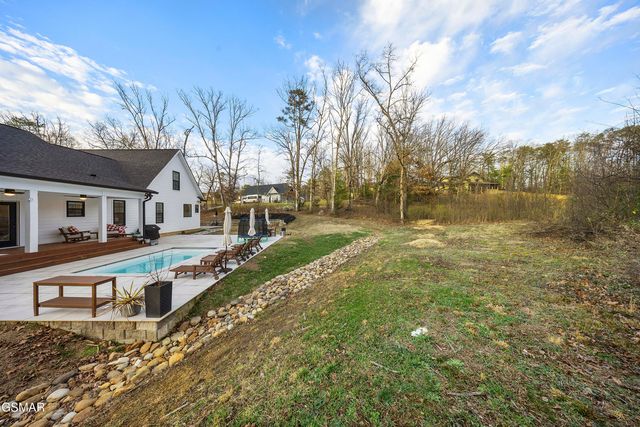 1235 Foxwood Drive, Sevierville, TN 37862