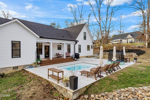 1235 Foxwood Drive, Sevierville, TN 37862