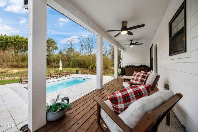 1235 Foxwood Drive, Sevierville, TN 37862