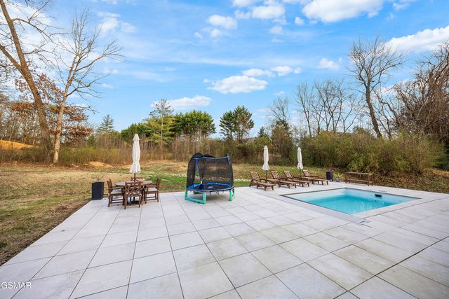 1235 Foxwood Drive, Sevierville, TN 37862