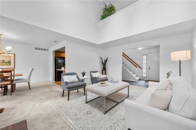 5 Creek Ridge, Pittsford, NY 14534