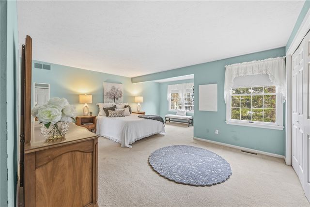 5 Creek Ridge, Pittsford, NY 14534