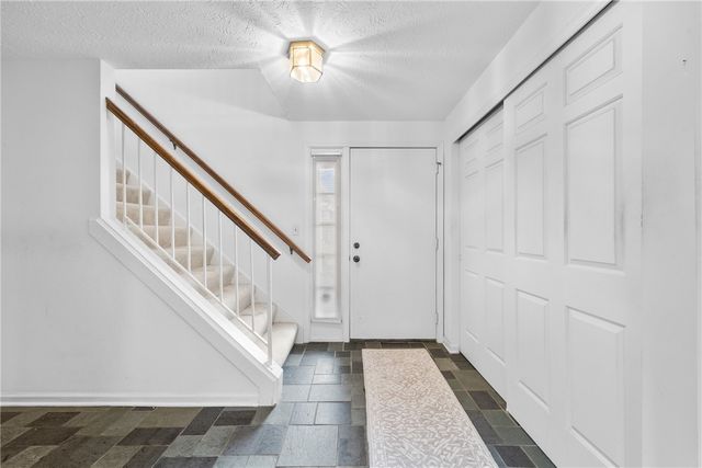 5 Creek Ridge, Pittsford, NY 14534