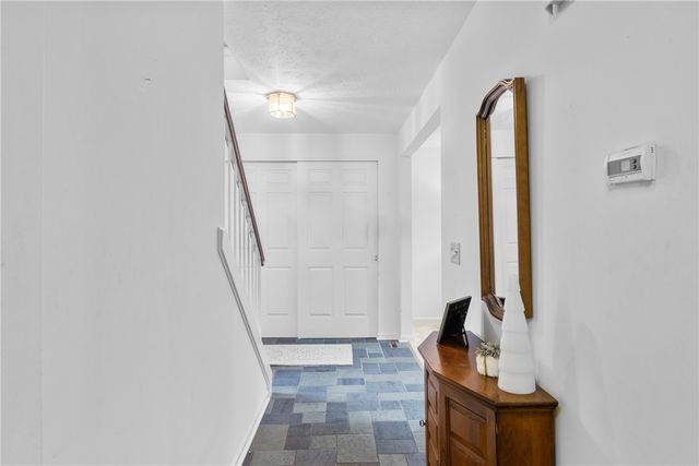 5 Creek Ridge, Pittsford, NY 14534