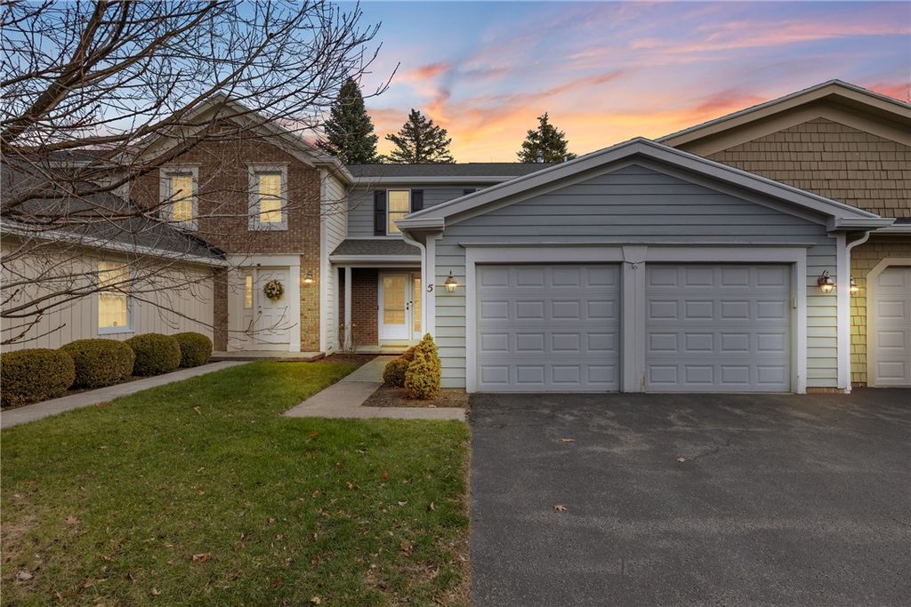 5 Creek Ridge, Pittsford, NY 14534