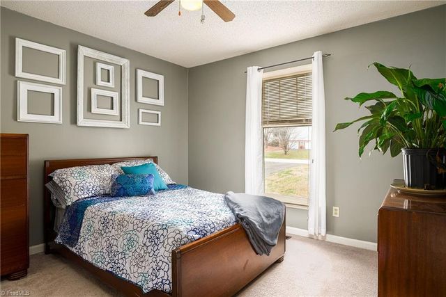 4809 Barkas Drive, Winston-salem, NC 27106