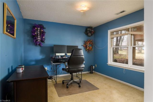 4809 Barkas Drive, Winston-salem, NC 27106