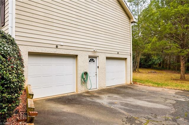 4809 Barkas Drive, Winston-salem, NC 27106