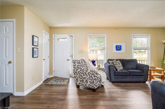 4809 Barkas Drive, Winston-salem, NC 27106