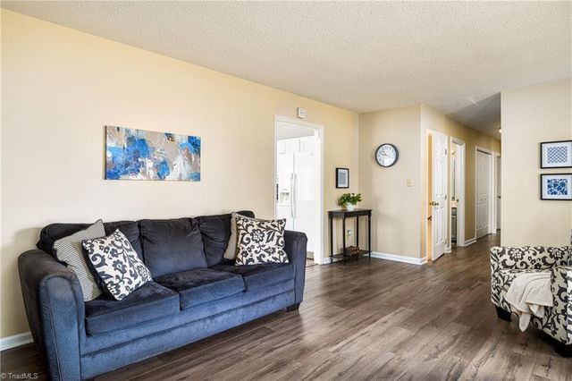 4809 Barkas Drive, Winston-salem, NC 27106