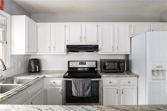 4809 Barkas Drive, Winston-salem, NC 27106