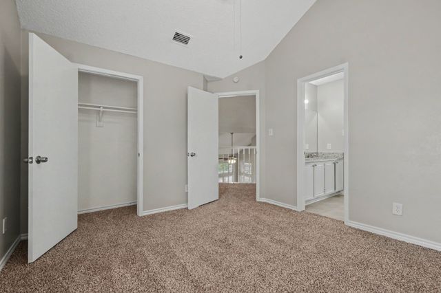 4721 Waterway Drive N, Fort Worth, TX 76137