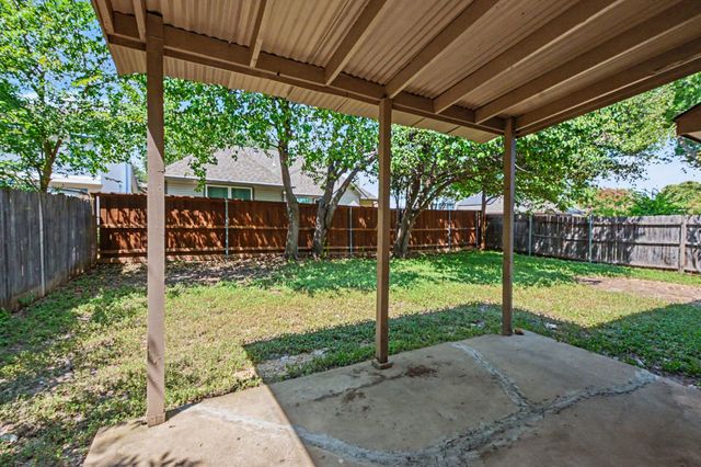 4721 Waterway Drive N, Fort Worth, TX 76137