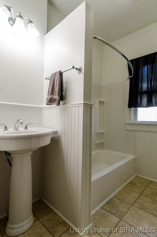 131 Olive Avenue, New Albany, IN 47150