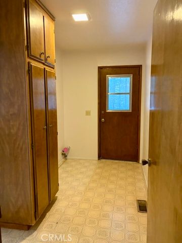 1163 Jungfrau, Crestline, CA 92325