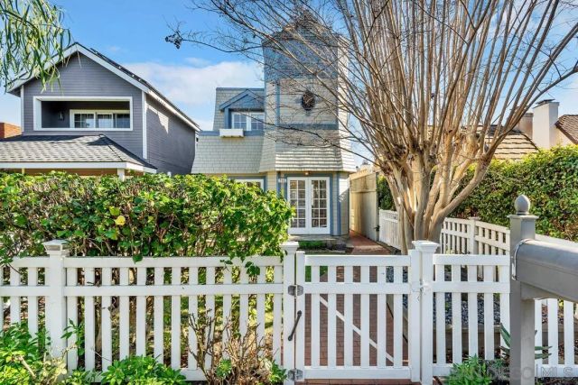 733 H Avenue, Coronado, CA 92118