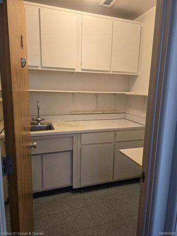 23100 Cherry Hill Street 6, Dearborn, MI 48124