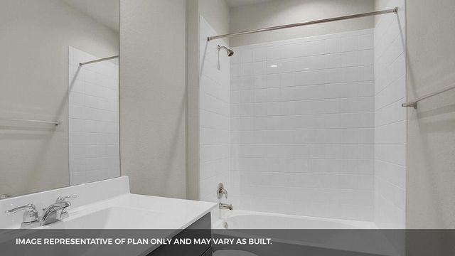 210 Salkeld DR, Uhland, TX 78640